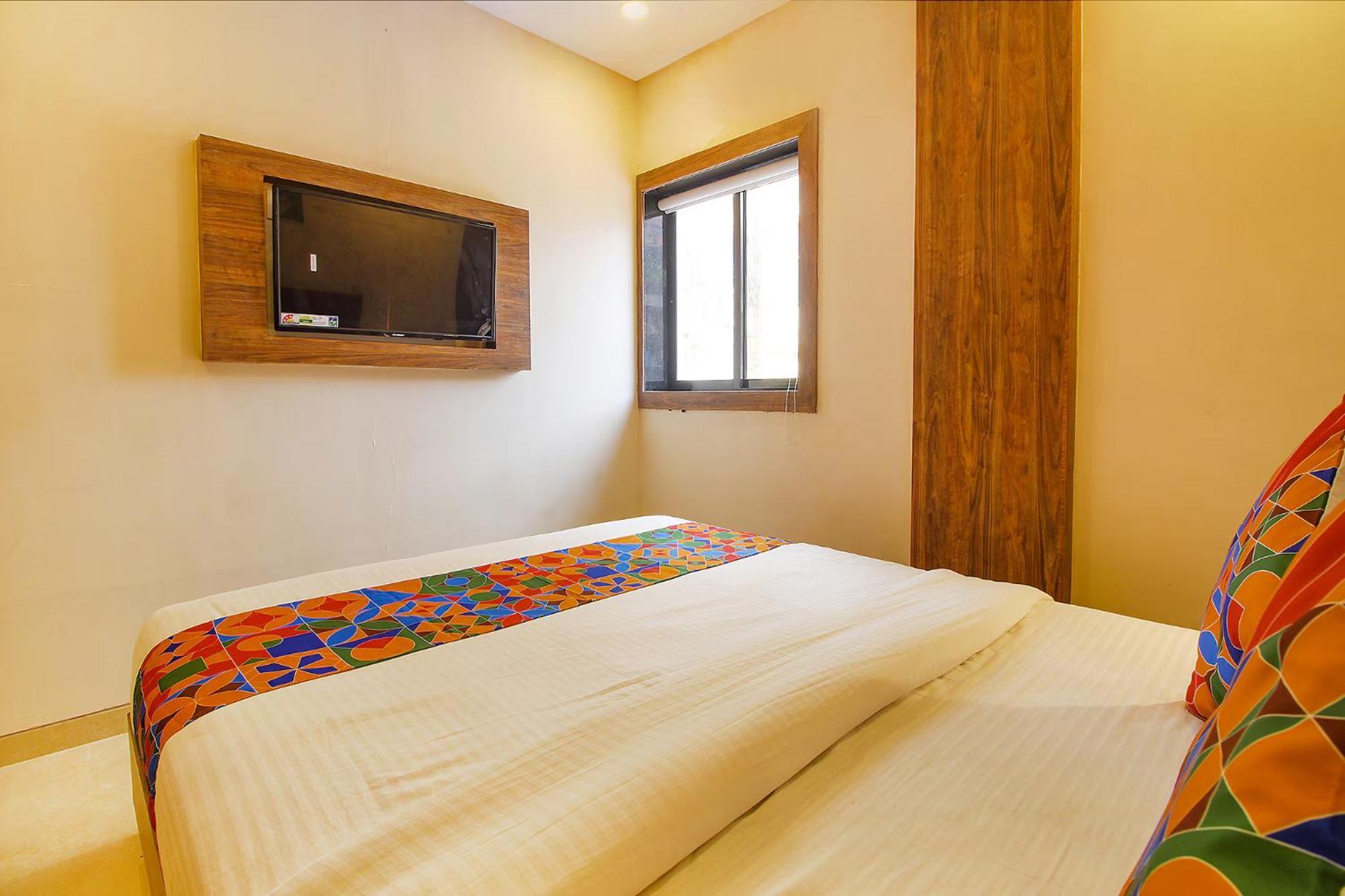 Fabhotel Peninsula - Nr Csmt Station Мумбаи Экстерьер фото